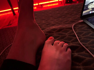 Foot worship with a teasing GF