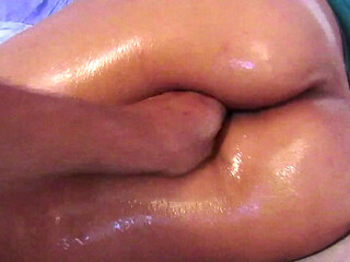 Arab MILF Fisting