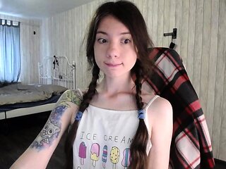 Amateur Webcam Teen Masturbates And Teases