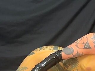 Latex Lovers: Mistressaes Passionate Control