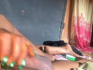 My boss wife secretly rubbed my dick