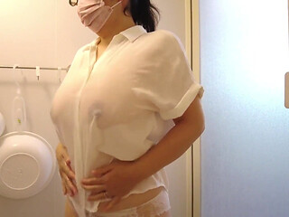 A Married Woman Masturbating in the Bath