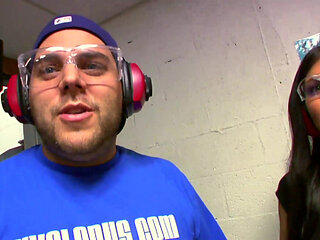 This hot girl knows how to hit the jackpot!