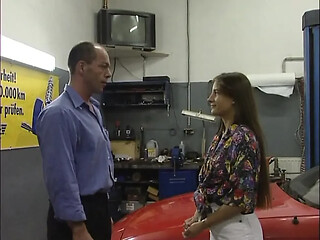 Horny customer gets nailed by the mechanic