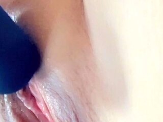 Alice Amateur Blonde Toys Masturbation