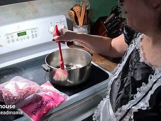 Cheryl Cooks a Halloween Treat