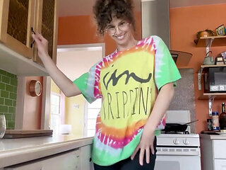 Conservative Woman Turns Into a Hippie! This Is Some High Quality Performance Right Here.. Just Watch!