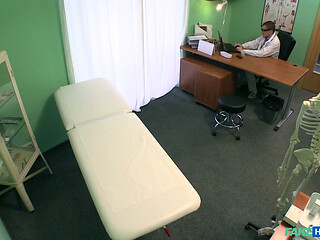 Fake Hospital - Nervous Patient Samantha Relaxes Under Hands Then Gets Hard Cock Inside Tight Wet Pussy