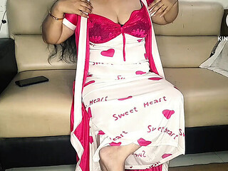 Pizza Man Fucks Hot Desi Bhabhi in Hindi Audio