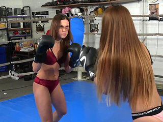 Orsi vs Alyssa - Sexy hot boxing fight on the ring
