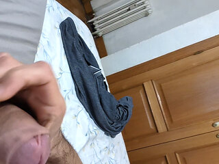 Morning wank in Madrid