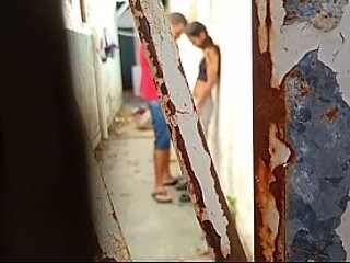 Amateur Latina girlfriend takes it up the ass in the hallway