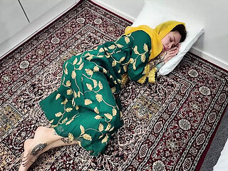 Horny Stepbrother Pounds Hijab Afghan Stepsister Hard - Mari Galore & Qombol