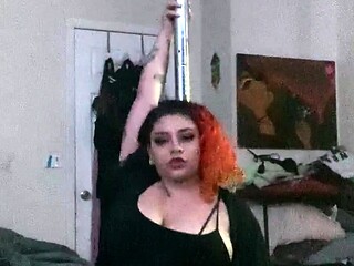 Amateur redhead shaves and masturbates