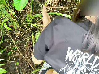 ngentot binor di semak-semak