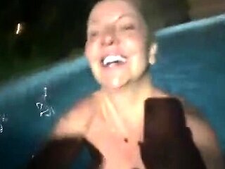 Blonde is flashing her big boobs in the outdoors