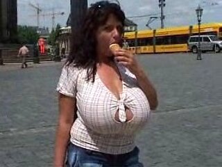 Big boobs milf masturbates with her dildo