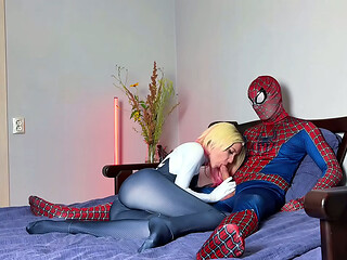 Gwen Stacy rides on Spider-Man&rsquo_s dick