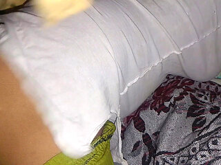 Indian desi hot girl first time gaand chudai, local village girl first time sex video