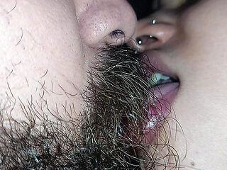 MOANING HORNY, WHILE LICKING AND KISSING THE NAUGHTY MOUTH OF THE BITCH WHO MASTURBATES HIS COCK