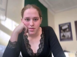 Amateur shemale tranny in solo video