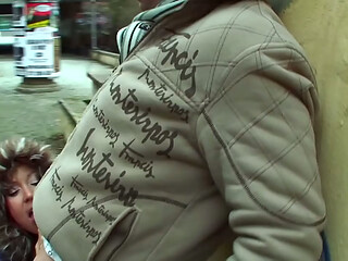 COUPLE WHO LOVE TO FUCK IN PUBLIC PLACES
