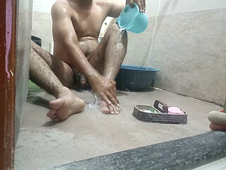 Main hamesha nanga nahata hun
