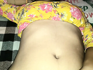 Indian bhabhi gets fingered
