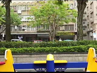 Yang Xuanyi is introverted, quiet and well-behaved, delicate in mind, and good at learning with his buddy