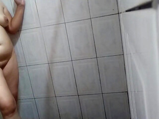 Intimate Moment in the Shower: Sharing with My Girlfriend Underwater