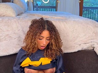 Mia Sorety Masturbates And Squirts In Michigan Jersey