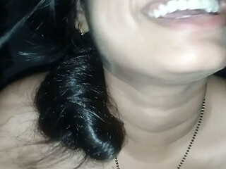 Desi wife gives a wild blowjob in Hindi sex