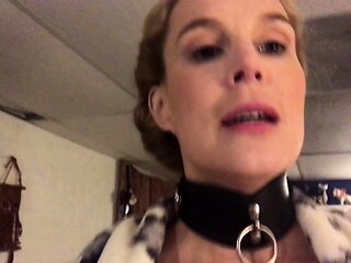 Mature blonde in stockings dildos her sweet cunt