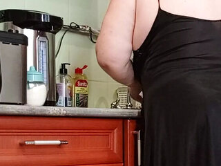 Neighbor MILF Sucks My Cock In Kitchen - Homemade Blowjob & Cumshot