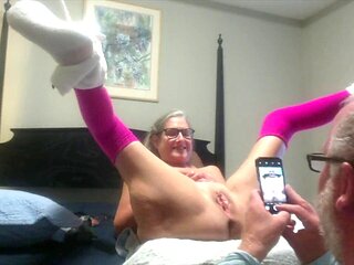 Red-hot milf gives intense tongue action and nice squirt