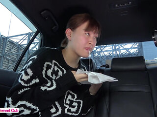 Tall Woman Car Blowjob Encounter Friend Ends with Facecum Inside