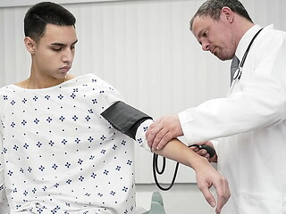 Doctor Giving the Protein Dose Into the Patient'_s Asshole - Doctorblows