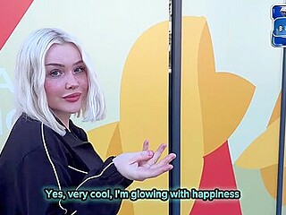 Help Me Cum! Cheeky Blonde Wants To Fuck And Creampie!