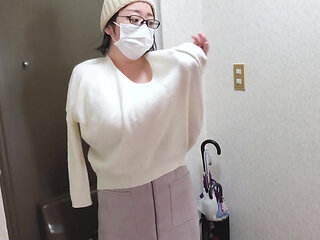 A Married Woman Masturbates with Her Legs Spread