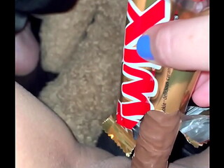 CAPPUCCINO COFFEE&amp_TWIX CHOCOLATE IN MY 18-YEARS-OLD VIRGIN PINK TIGHT PUSSY-KINKY FOOD FETISH LONG PORN-GIRL MASTURBATE&amp_MOAN-BEST SAUDI AMATEUR-ARABIAN SNOWWHITE-LOS ANGELES-WANTS BBC USA