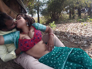 Bengali sexy village wife chitting her husband and meet her boyfriend outdoor, Bengali Sex video