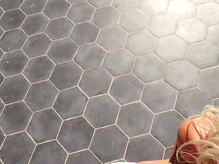 Shakira's Sunny Patio Suck-fest: Blonde Bombshell Devours and Gets Drenched