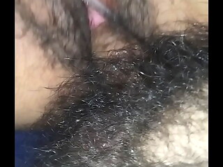 Makka me pide que penetre su panocha peluda