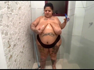 Naughty Girl Applies Oil Before the Shower