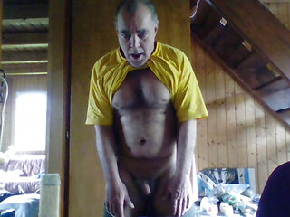 I'm so wet and horny.