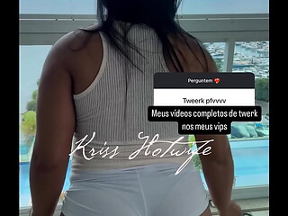 Married girl dances tweerk