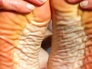 Granny Foot Oil Play - Self Massage Makes Her Horny and Dripping