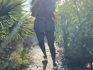 Brunette Yum Thee Boss And Rome Major'_s Beach Kinky Wet Session!