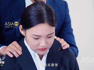 Luscious Asian model Ling Qian Tong in a steamy original scene