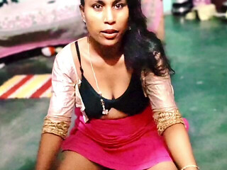 Indian Desi Bhabhi Pink Shari